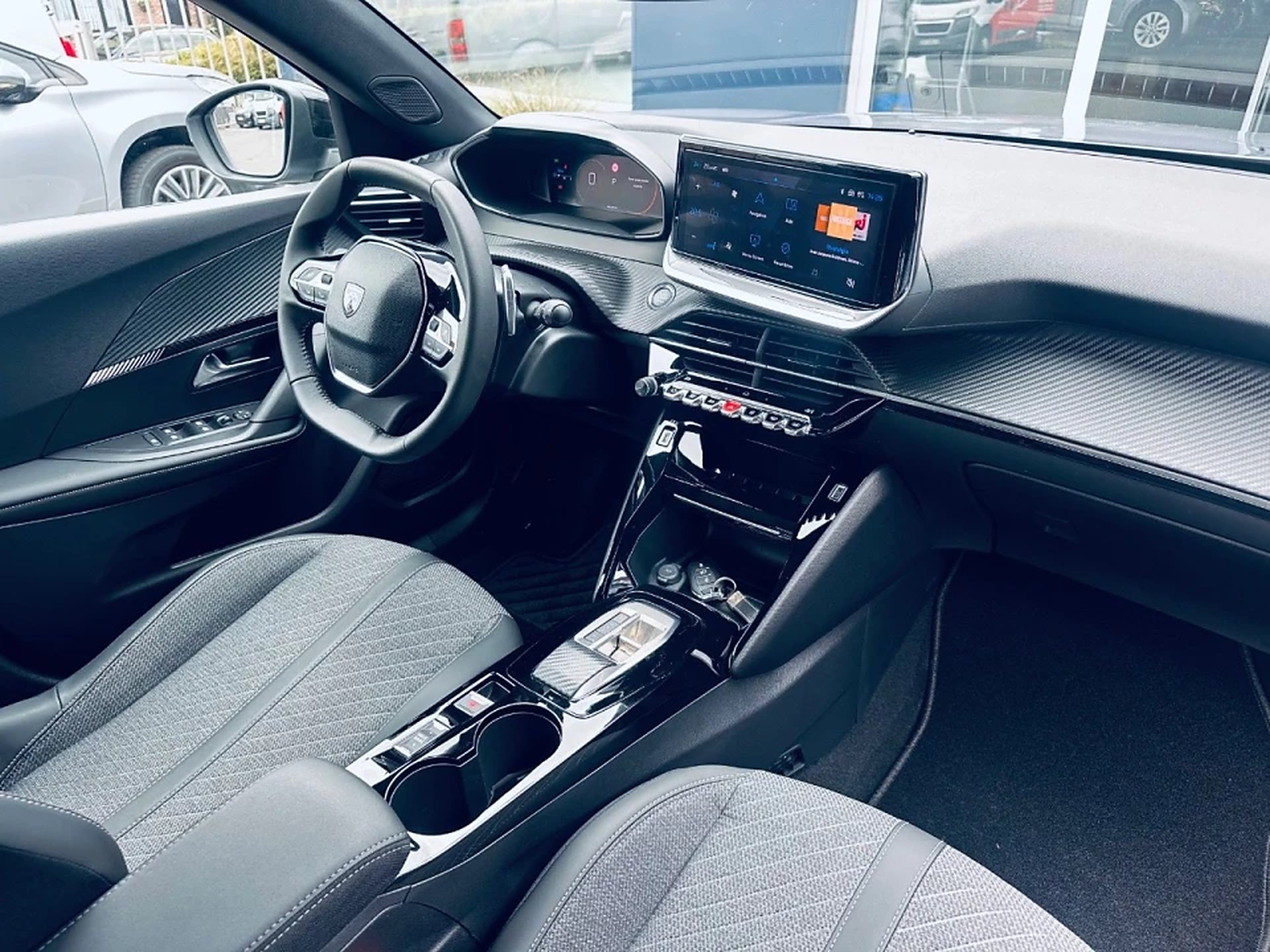 Peugeot 2008 Allure Mild Hybrid, foto 10