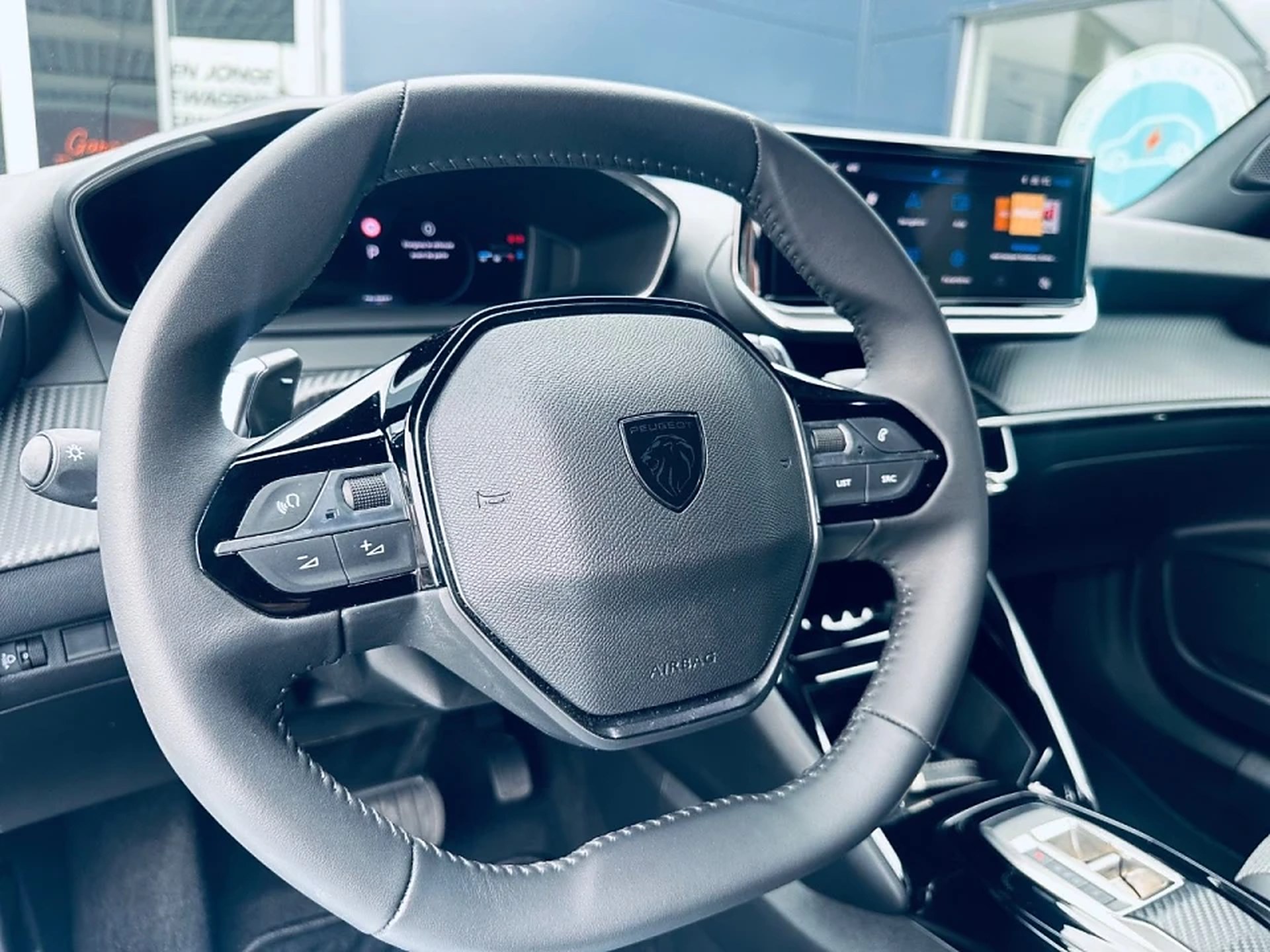 Peugeot 2008 Allure Mild Hybrid, foto 12