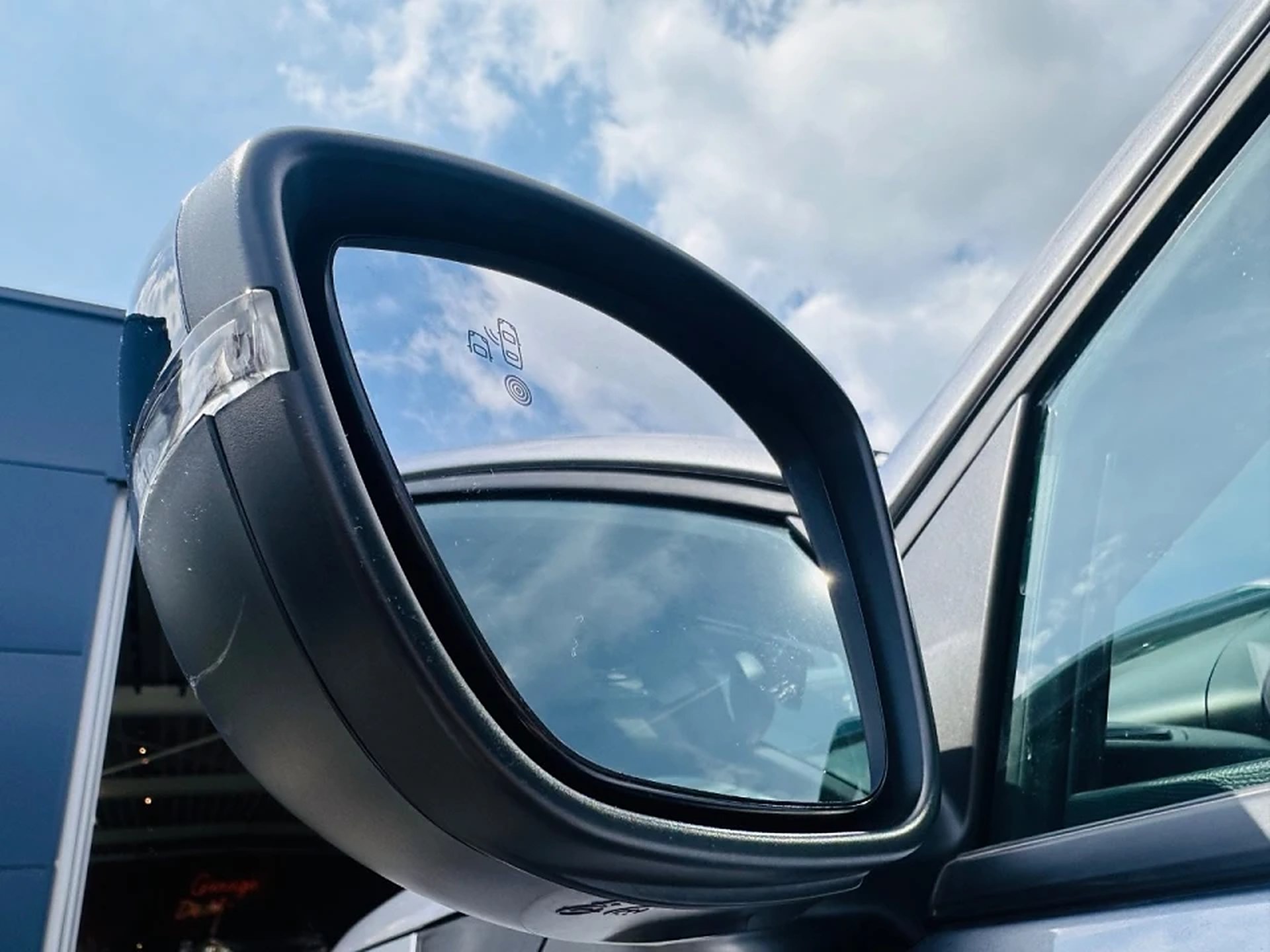 Peugeot 2008 Allure Mild Hybrid, foto 6