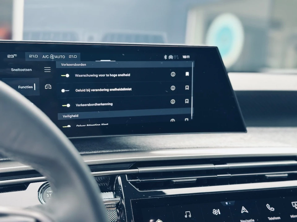 Peugeot 3008 Hybrid 136 Allure, foto 16